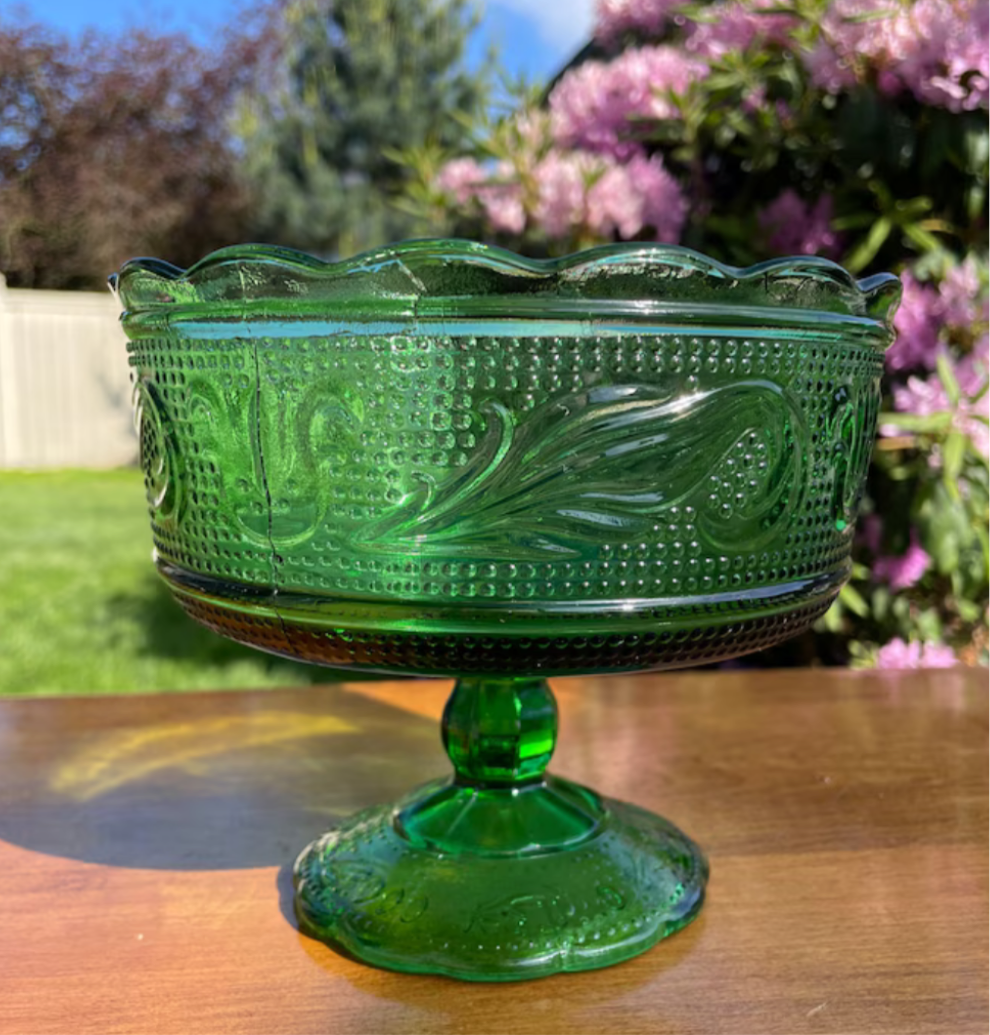 Vintage 1960s E.O. Brody Cleveland USA Emerald Green Glass Low Footed Compote w/Scalloped Edge Lacey Pattern Mid Century Candy Fruit Bowl